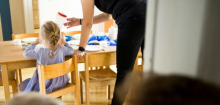Arbeitsmarkt: Mehr Kinderbetreuung steigert laut Studie den Verdienst von Müttern