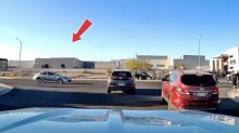 VIDEO Majku i dvoje djece na zebri u SAD-u skoro 'pokosio' auto: Živote im spasio cestar
