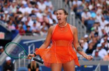 Sabalenka po maratonu z asom izločila wimbledonsko zmagovalko