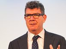 Flight chaos after tech failure is expected to last for DAYS after more than 1,000 jets were grounded: Calls for air traffic boss to quit grow as he is set to meet Transport Secretary this morning