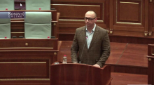 PREMIJER LAŽNE DRŽAVE NASTAVLJA DA KRŠI USTAV: Simić: Kurti se nada novim izborima u decembru i glasovima iz dijaspore! CILJ MU JE DA UGUŠI PRAVA SRBA!