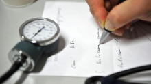 Malattia, l'Inps cambia le regole sul certificato: come funziona adesso per il lavoratore
