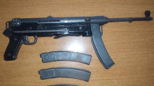 KAKAV ULOV Policiji u Pakracu predali strojnicu i raketni bacač!