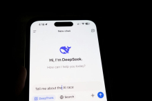 DeepSeek V4.1-Flash je manjši, hitrejši in že prehiteva model Pro