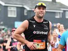 Family and friends take on Great North Run in memory of rugby player who collapsed and died during half marathon