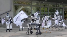 ROBO ŠTRAJK Arnolde, gdje si? Roboti prosvjeduju i traže prava