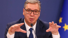 Vučić daruje kao Oprah: Diže plaće, penzije, gorivo jeftinije