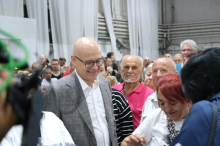 GRAĐANIMA JE JASNO NA ŠTA BI LIČILA SRBIJA DA JE ONI VODE! Vučević potpisao listu 