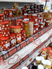 Ajvar 900, ljute papričice 250, a tek slatke... Detaljni cenovnik domaće zimnice: Domaćice samo šeruju oglase (FOTO)