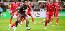 2. Fußball-Bundesliga: FC St. Pauli bezwingt VfL Wolfsburg spät