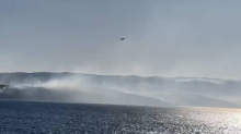 Vatrogasci tijekom noći spasili brojne objekte, četiri kanadera od jutros gase vatru na Braču