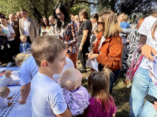 Srbija ima najveći roditeljski dodatak u ovom delu regiona: Ministarka Jelena Žarić Kovačević na Danima porodice u Perlezu
