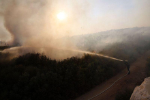 Požar na Braču: Razmere so se ponoči nekoliko izboljšale