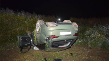 Divljao Audijem kod Sv. Križa, sletio s ceste i završio na krovu