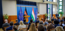 Johann Wadephul in Ungarn: Und dann wird der Außenminister in Budapest auf die AfD und Friedrich Merz angesprochen
