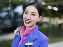Flight attendant charged after police allegedly find $500,000 heroin haul in tote bags