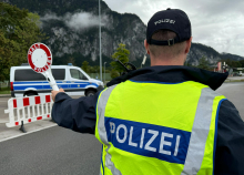 Avstrija podaljšuje nadzor na meji s Slovenijo še za pol leta