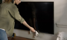 Kupili ste rabljeni elektronički uređaj? Čestitamo. Evo kako ćete ga temeljito očistiti