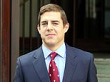 Putney Pusher suspect is found dead: Millionaire HSBC banker, 44, an ex-Army captain with links to royalty was under investigation in hunt for jogger who shoved woman into bus