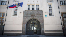 V obveznem zdravstvenem zavarovanju za 39 odstotkov višji primanjkljaj kot lani