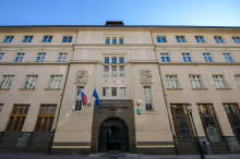 Skupščina ZZZS-ja bi rada 100 milijonov evrov nazaj iz proračuna