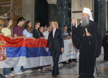 Ministarka Đurđević Stamenkovski sa patrijarhom Porfirijem dočekala 56 učenika iz Hercegovine: 