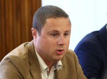 Vlada: Sova in OVS bosta še naprej poročala predsednici republike