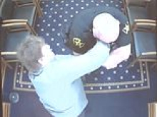 Hulking criminal breaks out of handcuffs and punches officer in the throat in wild courthouse escape chase