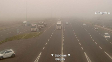 Gusta magla i predmeti na više autocesta izazvali probleme u prometu.  Gužve na A3 i na A4