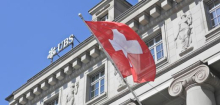 Schweiz: Großbank UBS droht mit Wegzug