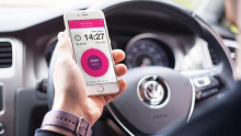 Parkirate in greste: EasyPark bo plačilo uredil sam