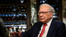 Buffett odstopa s položaja predsednika upravnega odbora Berkshire Hathawaya