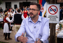 LU-DI-LO! VETIRALI GA SA SVADBE JER JE ČLAN SNS! Obrknežev otkrio kako je zbog politike ostao bez pozivnice za venčanje najboljeg druga: MLADA PRESUDILA (VIDEO)