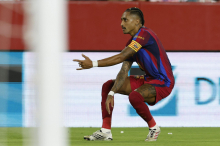 Raphinha s hat-trickom v Sevilli nadaljeval udaren start Barcelone
