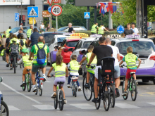 OD ČETIRI GODINE DO 83, VOZALI SE SVI! Vožnja do Tršića po idealnom danu (FOTO)
