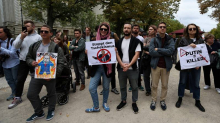 VIDEO Rusi izašli pred ambasadu u Berlinu: 'Protivimo se ratu i gušenju oporbe...'