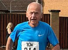 Keep on running... 90-year-old Ian sets a world record for 10km