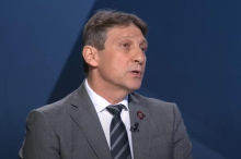 VRHUNAC BEŠČAŠĆA NA BLOKADERSKOJ LISTI: Licemerni profesor Vladan Kuzmanović bi da ruši državu zbog projekta koji je on sam odobrio!
