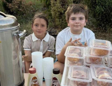 Dečak (10) prodavao krofne da sredi pod u školi: 