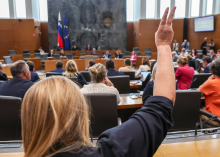 Točki o odreditvi parlamentarnih preiskav umaknjeni z dnevnega reda