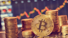 Bitcoin poskočil nad 85 tisoč dolarjev. Kaj je sprožilo odboj?