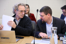 Sindikati javnega sektorja želijo pojasnila glede navedb Janeza Janše o javnih uslužbencih