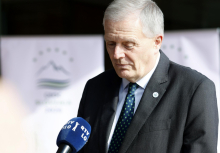 Poljski odpravnik poslov o padcu zaposlenega: 