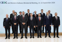Hajdinjak: Evropa mora hitreje krepiti obrambo, zveza Nato ostaja temelj