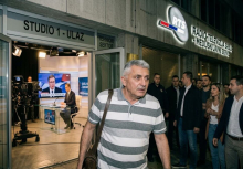 NE IDI, AKO BOGA ZNAŠ, NE OTKRIVAJ DA SI KAMEN ZA KUPUS... Evo zašto Srdanović beži od TV duela s Vučićem KO ĐAVO OD KRSTA!