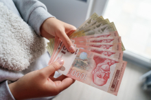 Neki će dobiti čak 12.000 dinara; Vučić podsetio: Do petka će svim građanima biti isplaćena novčana pomoć