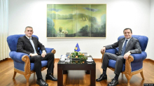 PUNA PODRŠKA KURTIJA 