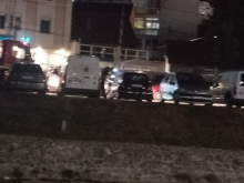 DRAMA U UŽICU! Dim krenuo da kulja iz automobila, vatrogasci odmah reagovali, kamera zabeležila akciju na parkingu (FOTO/VIDEO)