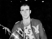 Košarkarski svet žaluje, odšel je Bob Pettit