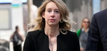 Elizabeth Holmes – Theranos: Biotech-Betrügerin soll in Resozialisierungseinrichtung